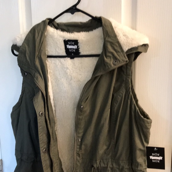 NWT - NOK NOK Army Green Hooded Faux Fur Lined Military Utility Vest โ size XL - Picture 10 of 10